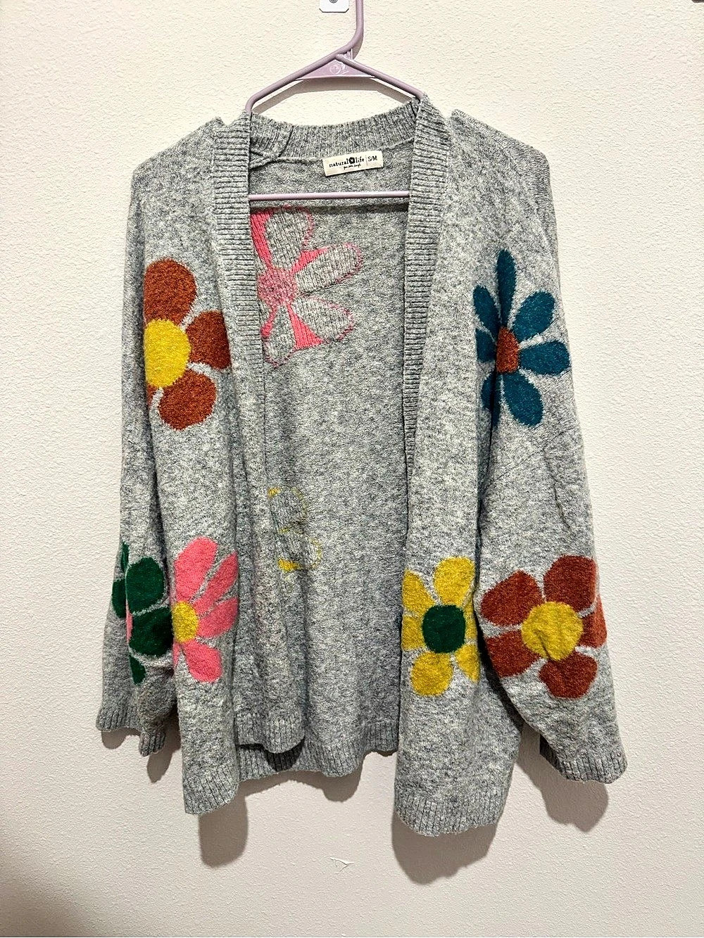 natural life Dreamer Reversible Cardigan Sweater - Daisies Gray & Pink Small/